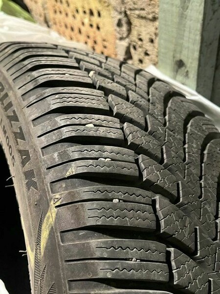 Bridgestone BLIZZAK R16 žieminės padangos lengviesiems