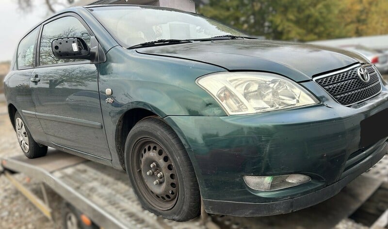 Photo 2 - Toyota Corolla 2003 y parts