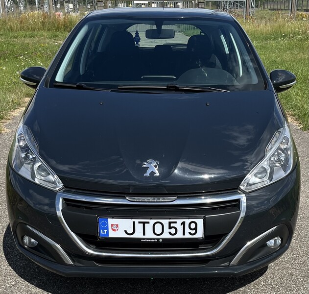 Фотография 5 - Peugeot 208 2017 г Хэтчбек