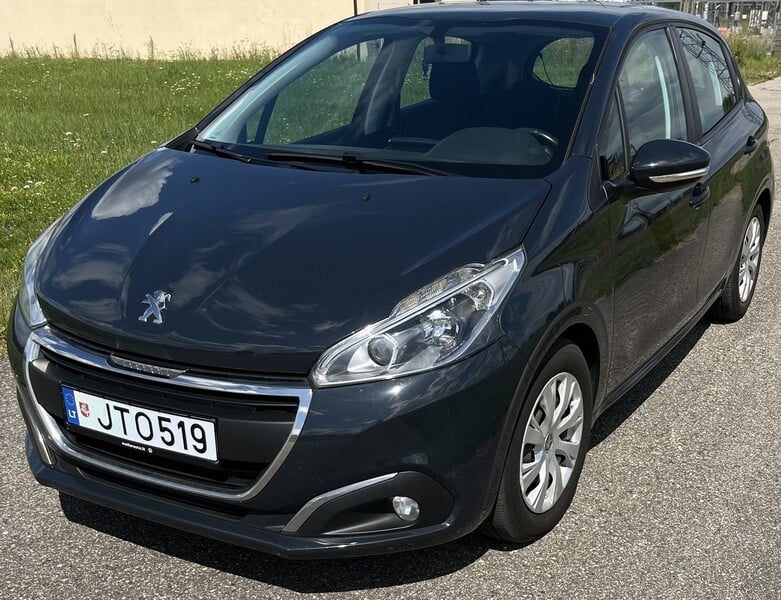 Фотография 6 - Peugeot 208 2017 г Хэтчбек