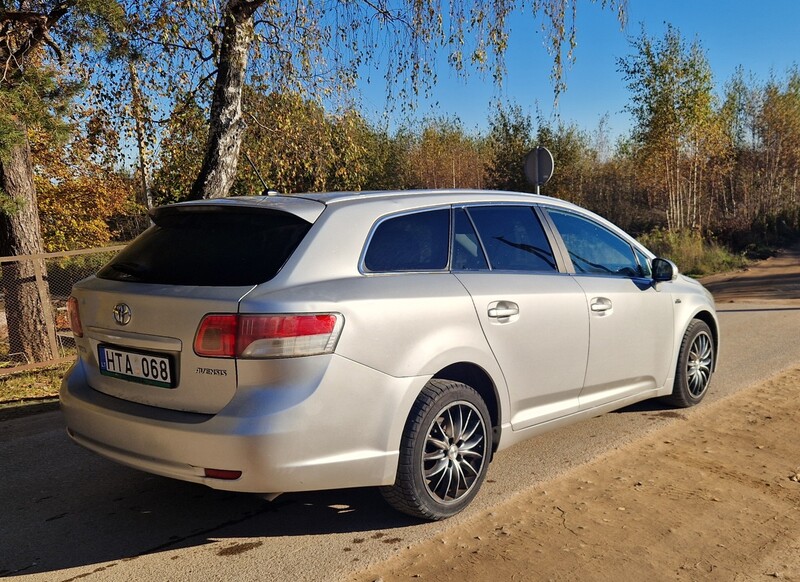 Photo 8 - Toyota Avensis III 2010 y