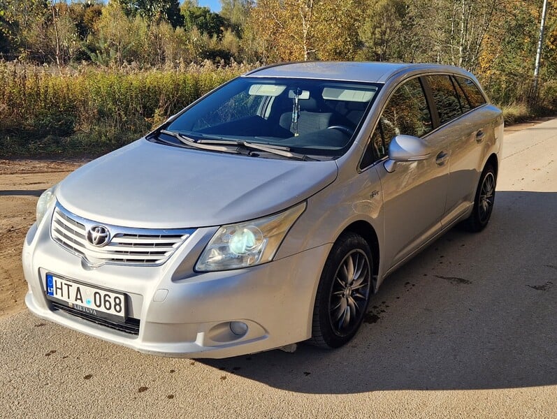 Toyota Avensis III 2010 y