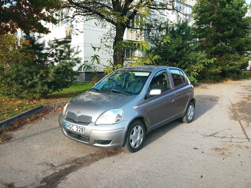 Фотография 19 - Toyota Yaris 2003 г Хэтчбек