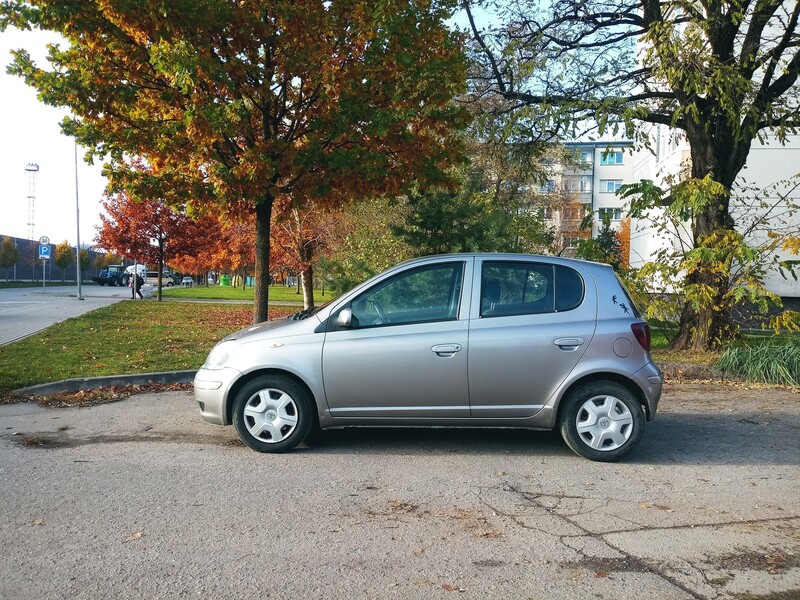 Toyota Yaris 2003 г Хэтчбек