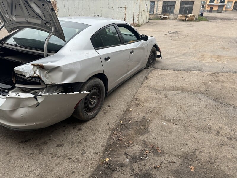 Photo 4 - Dodge Charger 2017 y parts