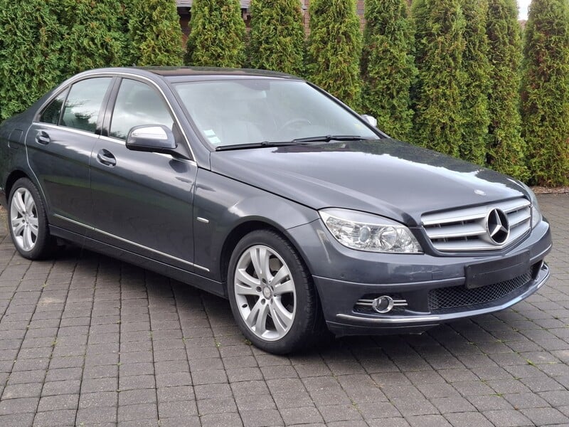 Mercedes-Benz C 320 2008 y Sedan