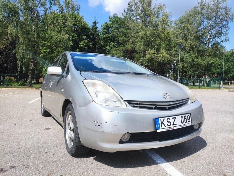 Фотография 2 - Toyota Prius 2005 г Хэтчбек