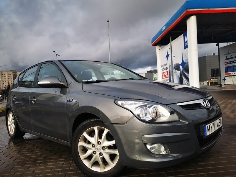 Hyundai i30 T.A  Dviems metamas 2010 m