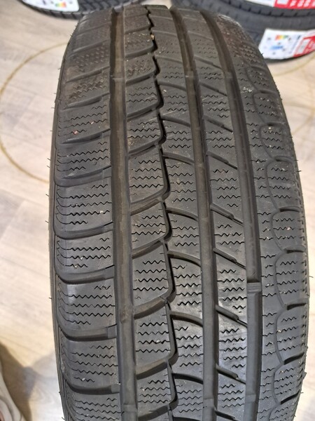 Roadstone R16 зимние шины для автомобилей