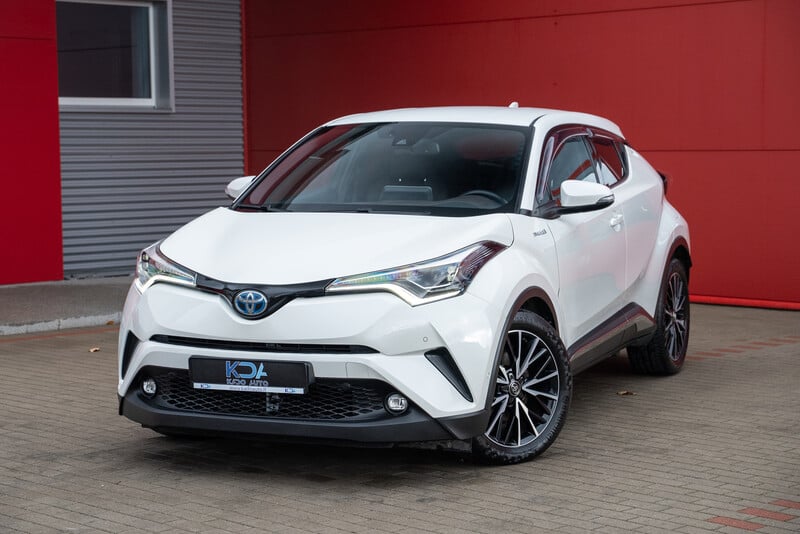 Фотография 4 - Toyota C-HR I 2016 г