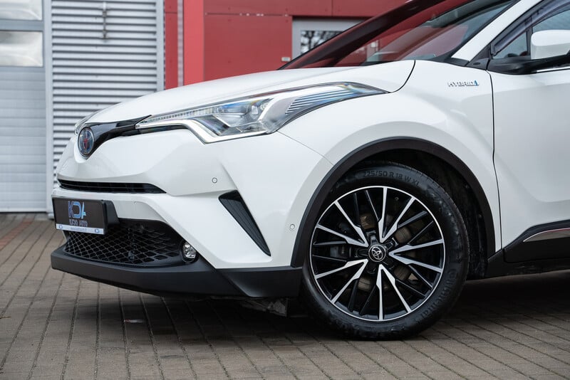 Фотография 6 - Toyota C-HR I 2016 г