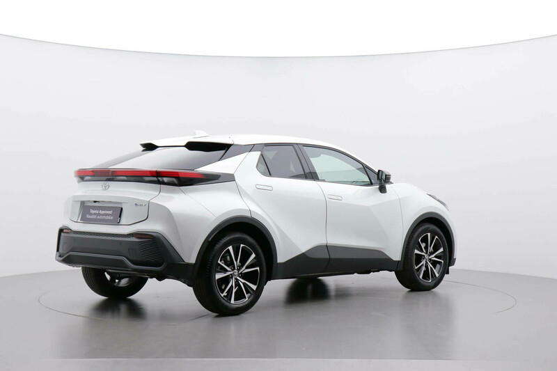 Фотография 2 - Toyota C-HR 2024 г Внедорожник / Кроссовер