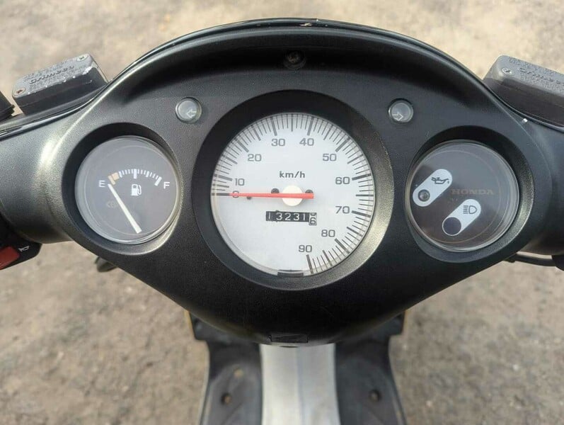 Honda SZX 50s 2000 m Motoroleris / Mopedas