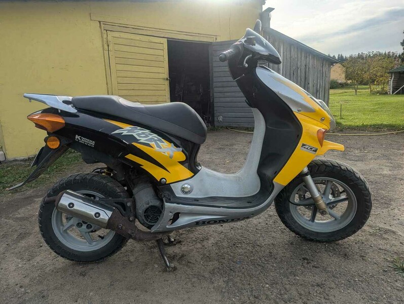 Nuotrauka 2 - Honda SZX 50s 2000 m Motoroleris / Mopedas