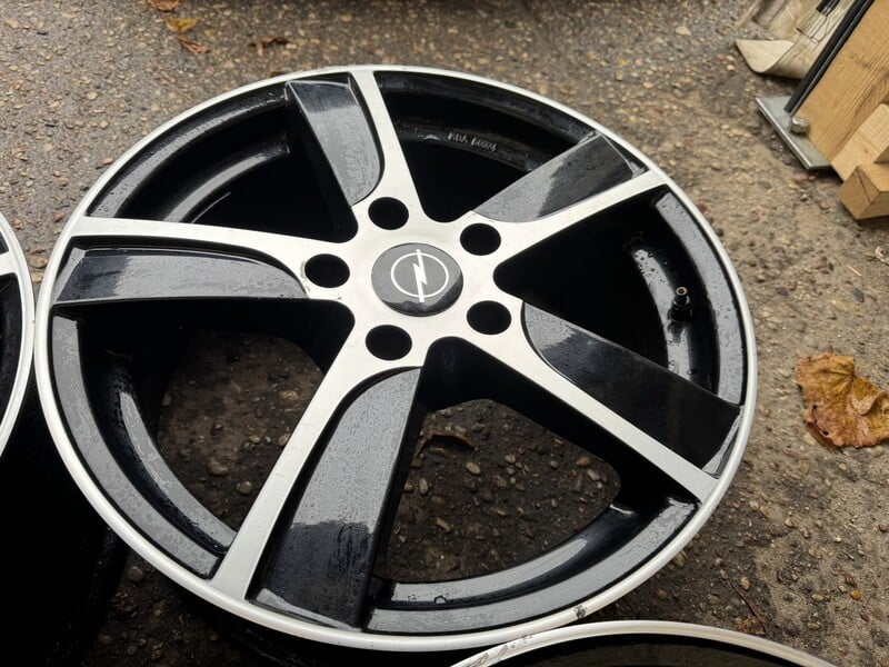 Photo 4 - Opel Siunciam, 7.5J ET38 Insignia light alloy R17 rims