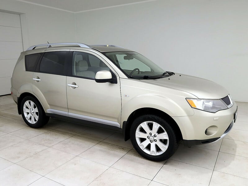 Mitsubishi Outlander 2008 г Вездеход