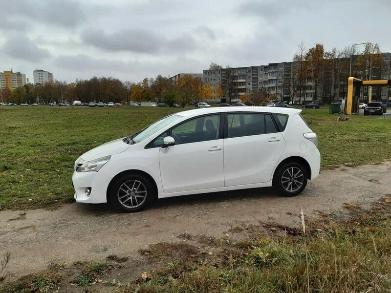 Toyota Verso 2015 y Wagon