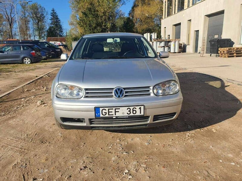 Photo 1 - Volkswagen Golf 2001 y Hatchback