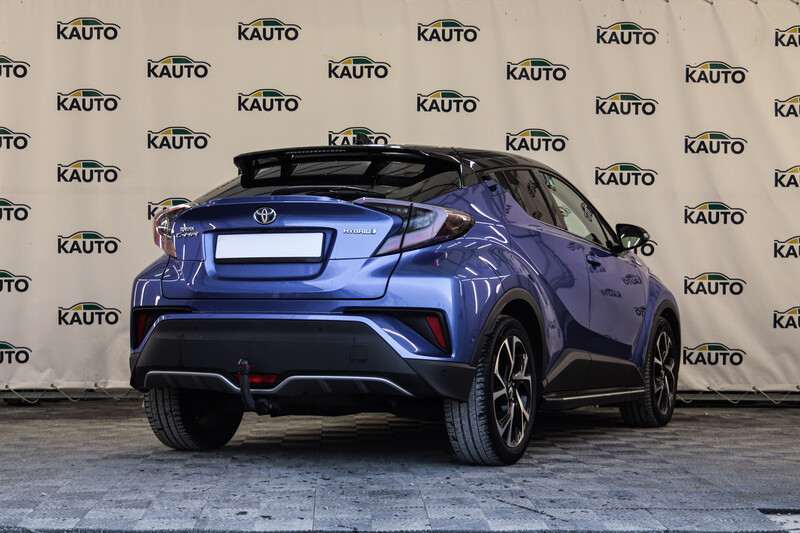 Фотография 3 - Toyota C-HR 2019 г Внедорожник / Кроссовер