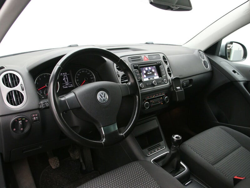 Photo 16 - Volkswagen Tiguan 2010 y Off-road / Crossover