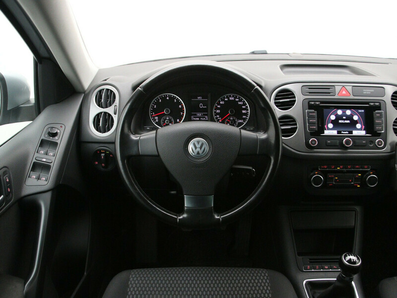 Photo 17 - Volkswagen Tiguan 2010 y Off-road / Crossover