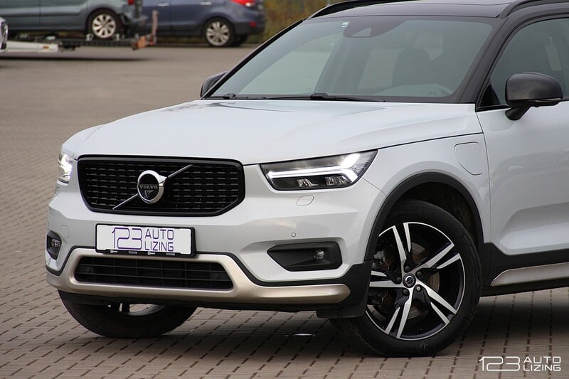 Фотография 2 - Volvo XC40 2021 г Внедорожник / Кроссовер