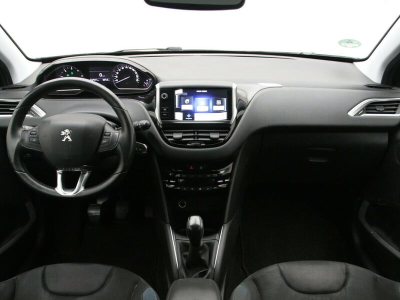 Фотография 2 - Peugeot 208 2013 г Хэтчбек