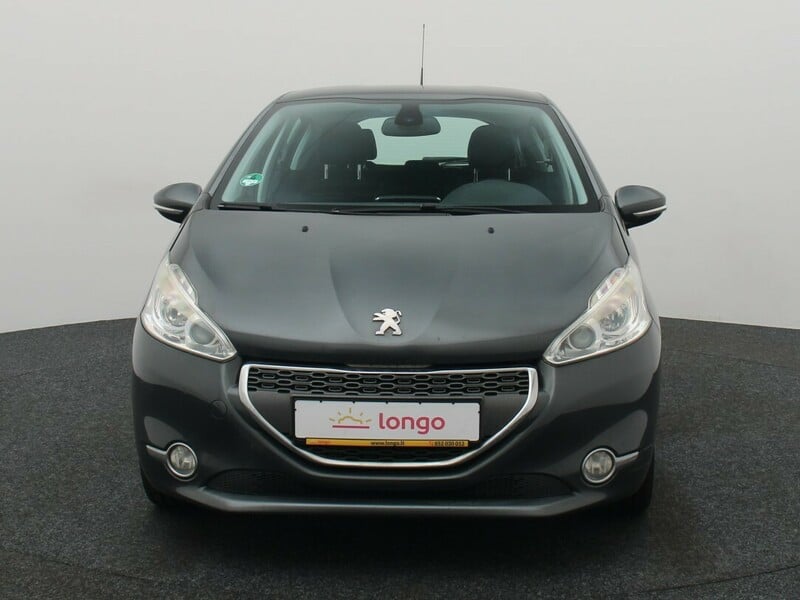 Фотография 3 - Peugeot 208 2013 г Хэтчбек