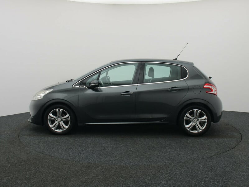 Фотография 6 - Peugeot 208 2013 г Хэтчбек