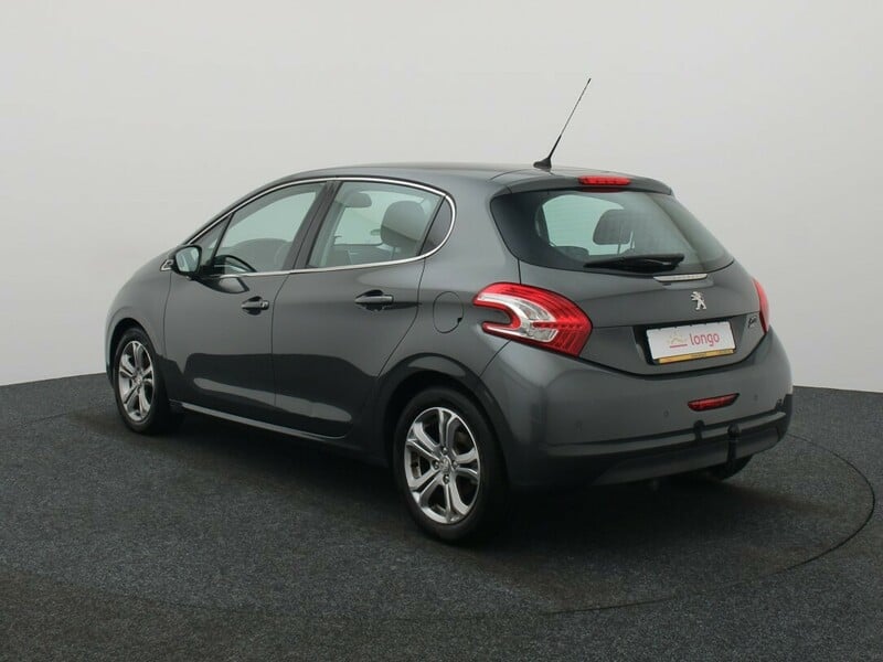 Фотография 7 - Peugeot 208 2013 г Хэтчбек