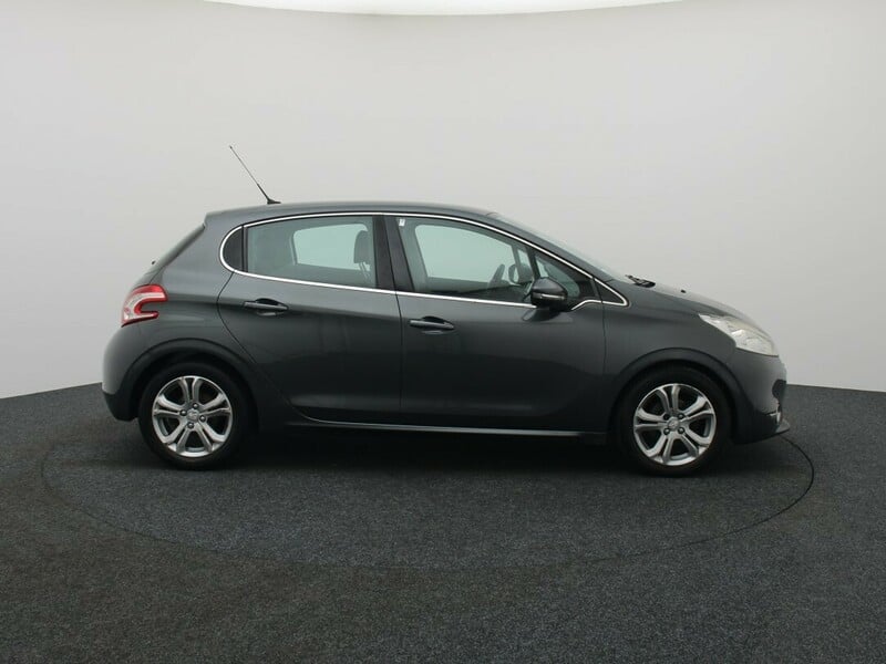 Фотография 9 - Peugeot 208 2013 г Хэтчбек