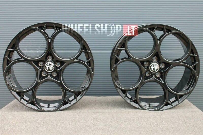 Photo 3 - Alfa Romeo EU-I5660 Style Black light alloy R20 rims