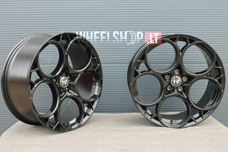 Photo 4 - Alfa Romeo EU-I5660 Style Black light alloy R20 rims