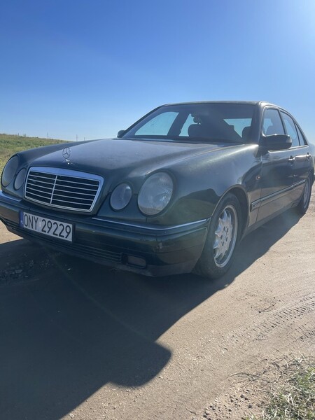 Mercedes-Benz E 290 W210 1996 y