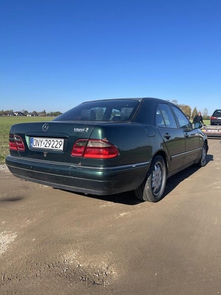 Photo 5 - Mercedes-Benz E 290 W210 1996 y