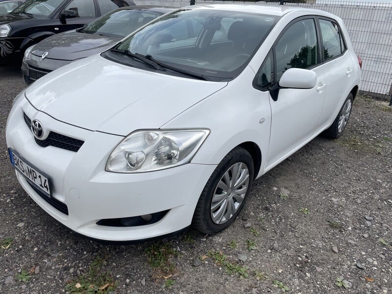 Фотография 1 - Toyota Auris 2009 г Хэтчбек