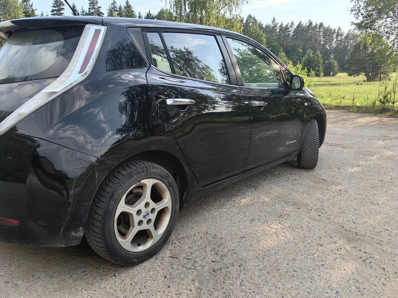 Photo 3 - Nissan Leaf 2012 y Off-road / Crossover