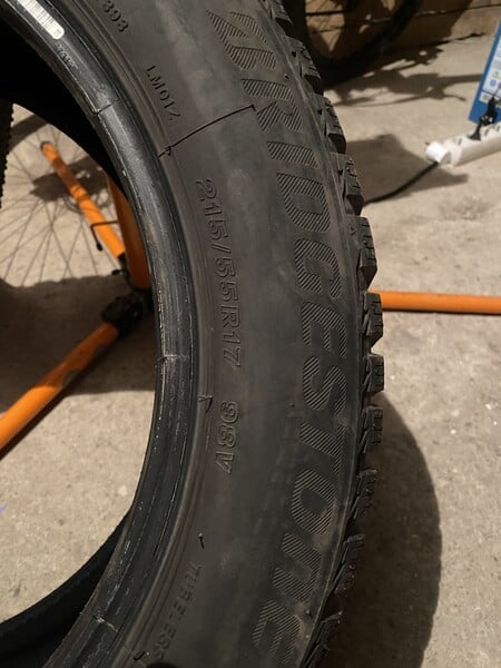 Фотография 2 - Bridgestone Bridgestone R17 универсальные шины для автомобилей