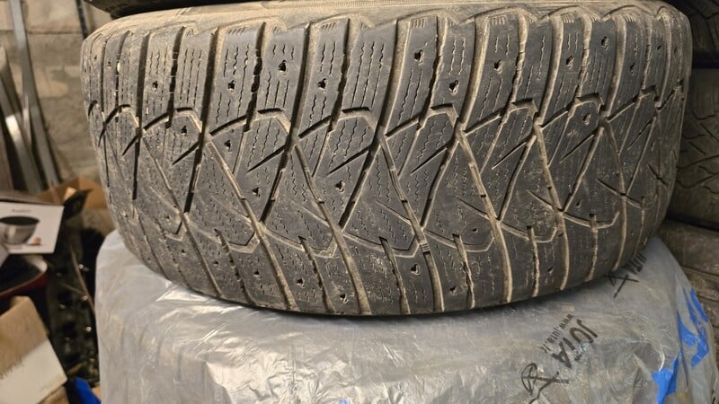 Photo 4 - Goodyear R17 winter tyres passanger car