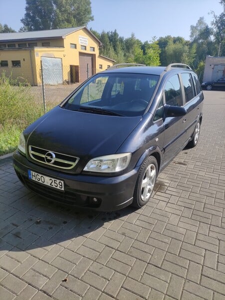 Opel Zafira A 2003 y