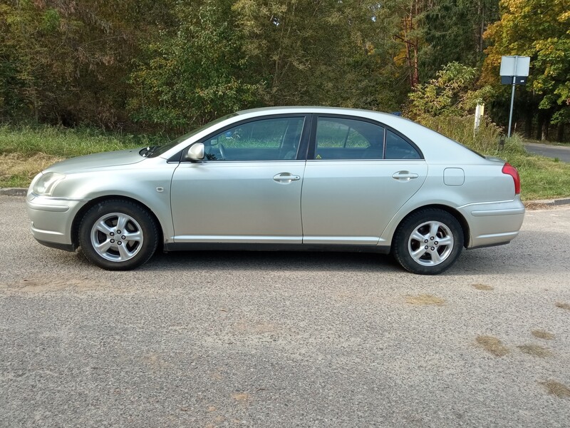 Photo 4 - Toyota Avensis 2006 y Hatchback