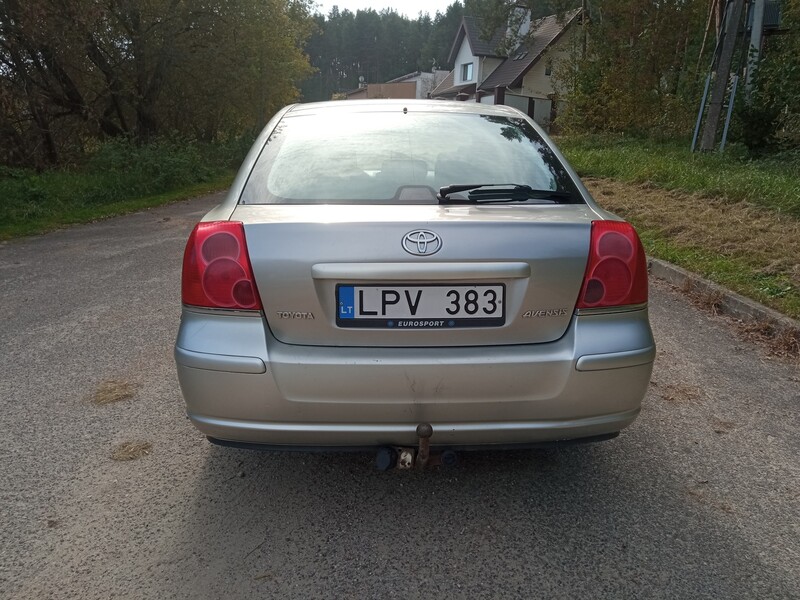 Photo 6 - Toyota Avensis 2006 y Hatchback