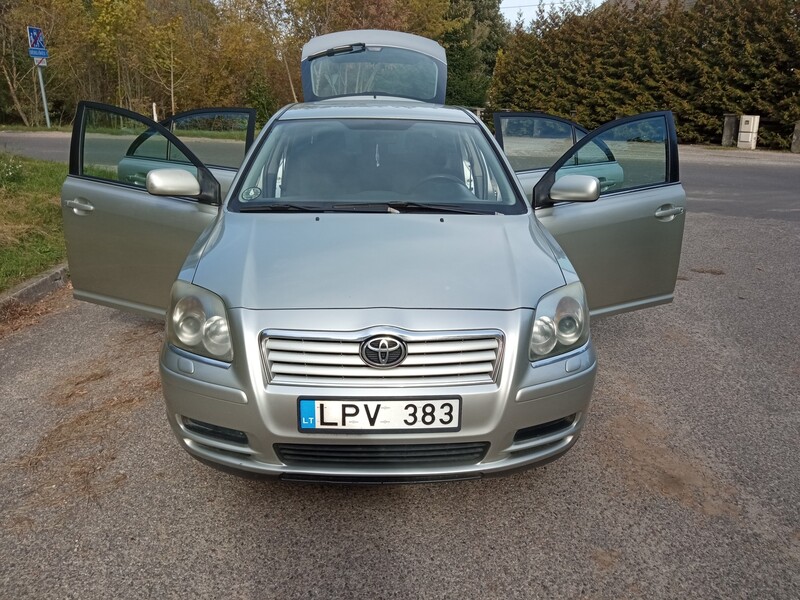 Photo 14 - Toyota Avensis 2006 y Hatchback