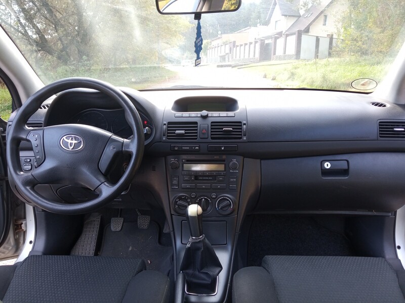 Photo 17 - Toyota Avensis 2006 y Hatchback