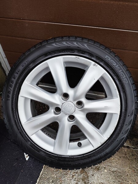 Photo 5 - Honda Insight Civic light alloy R16 rims