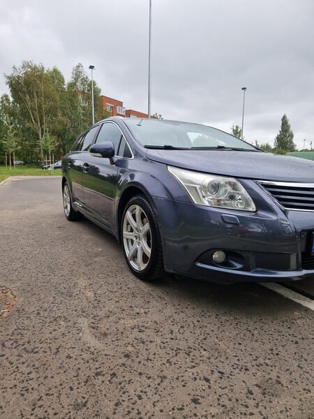 Photo 5 - Toyota Avensis 2010 y Wagon