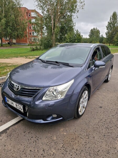 Photo 6 - Toyota Avensis 2010 y Wagon