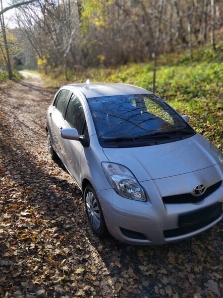 Photo 4 - Toyota Yaris 2011 y Wagon