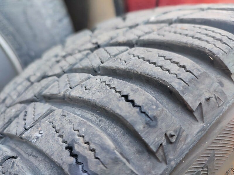 Goodyear Ultragrip R17 winter tyres passanger car