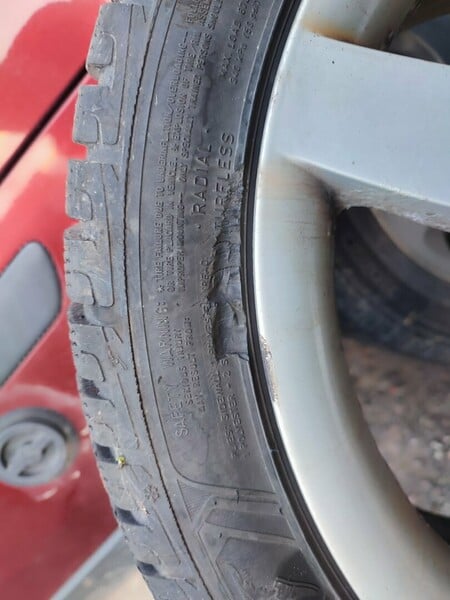 Photo 10 - Goodyear Ultragrip R17 winter tyres passanger car